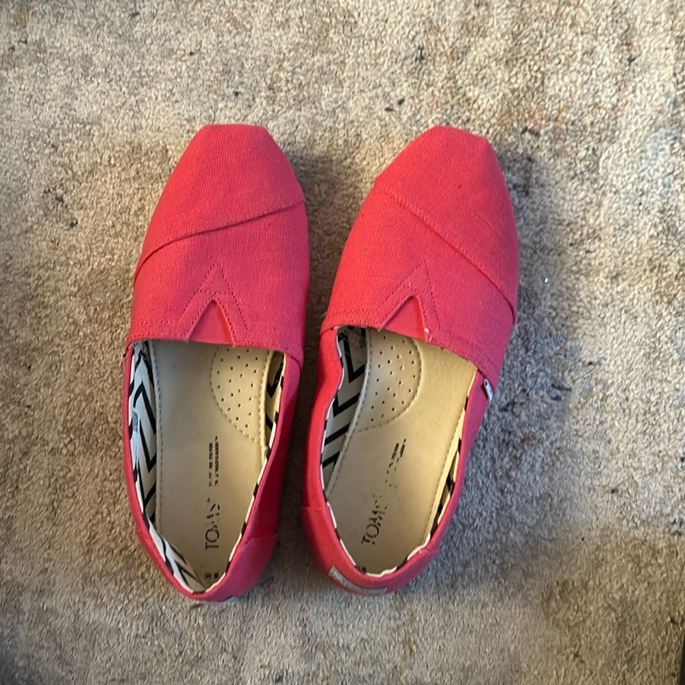 Toms Alpargata in hot pink canvas